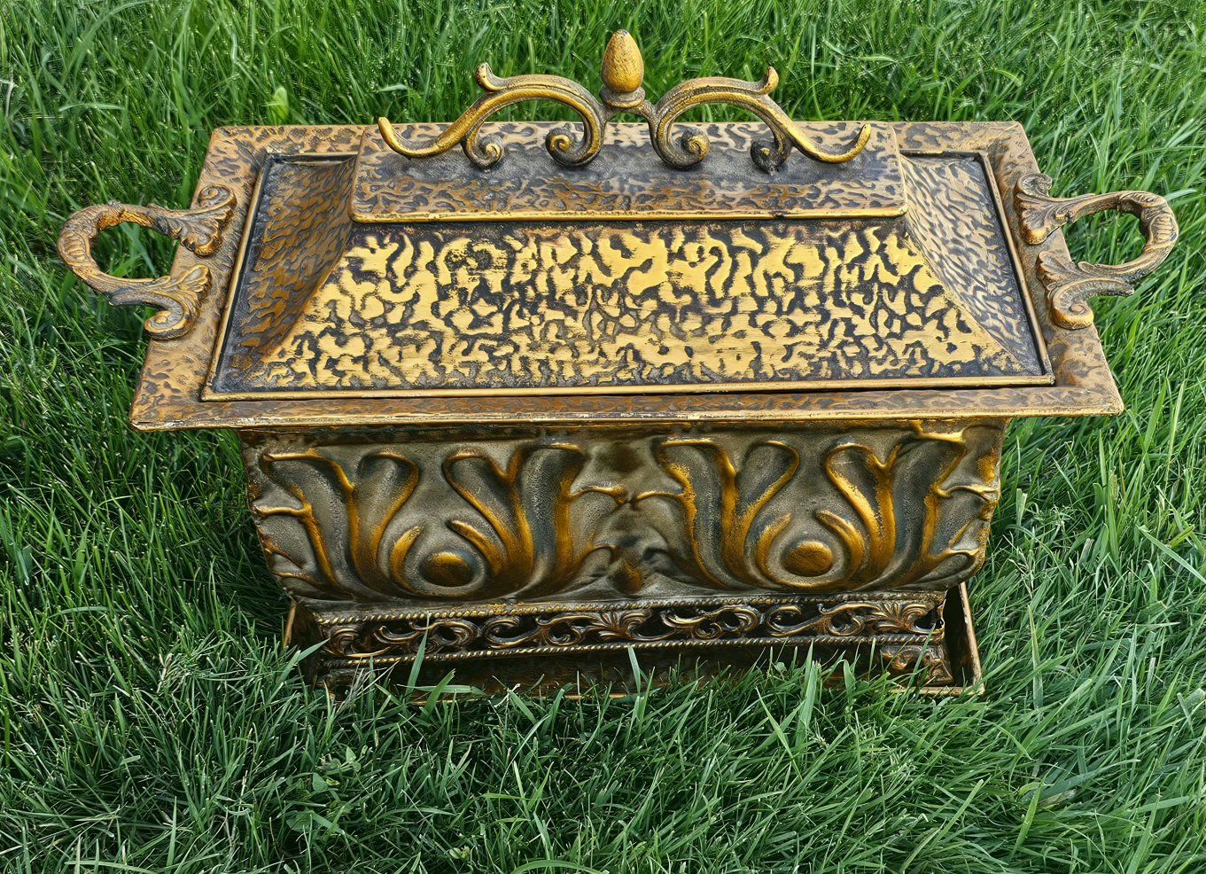Decorative Ornate Gold and Black Metal Box with Lid and Matching Tray
23"Lx15"Hx11"W 