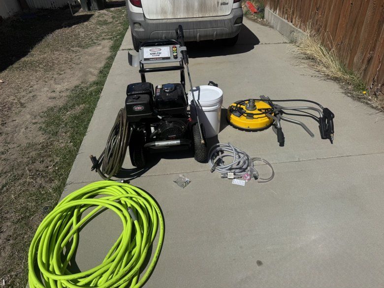 Pressure washer and surface cleaner