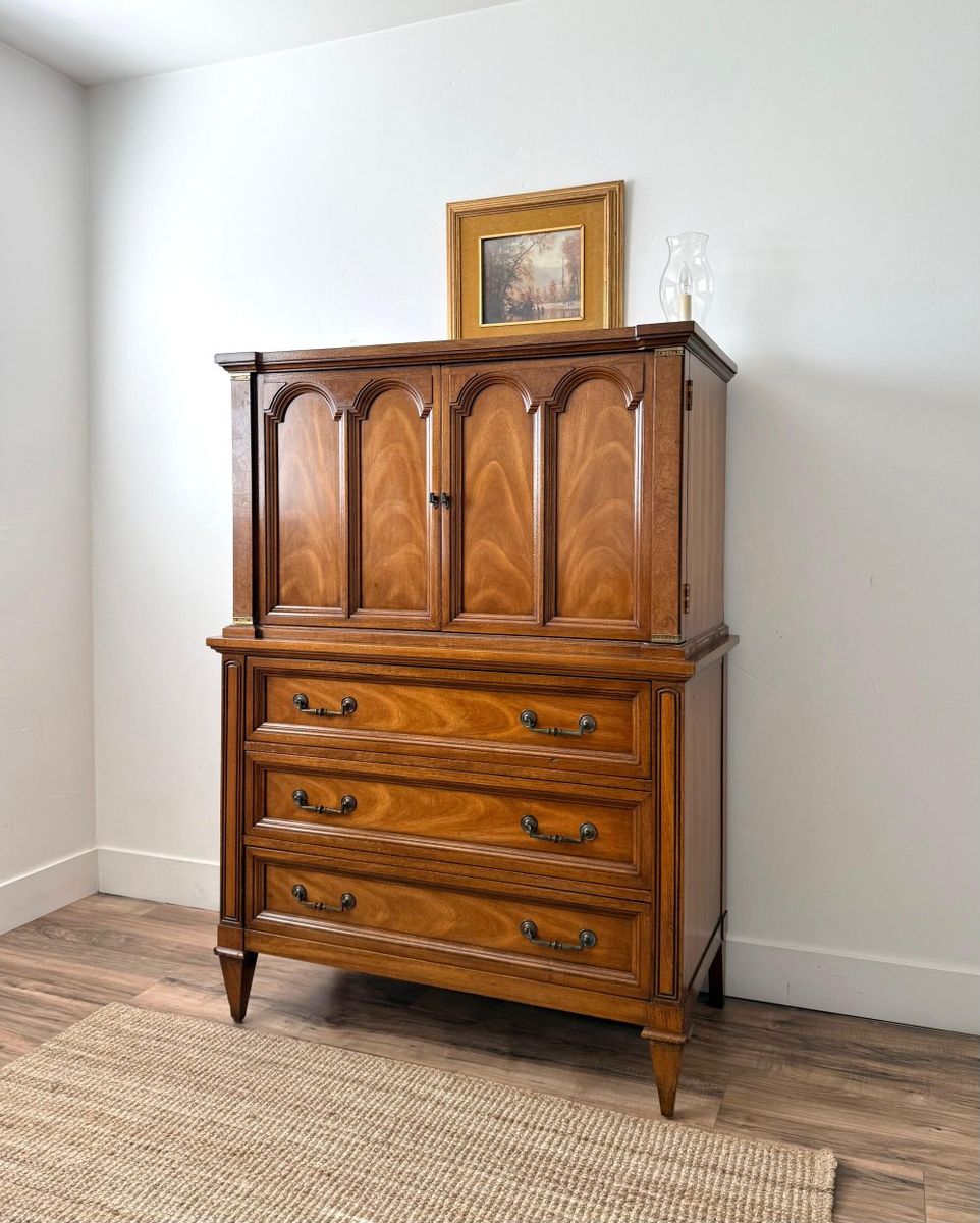 Main image 4