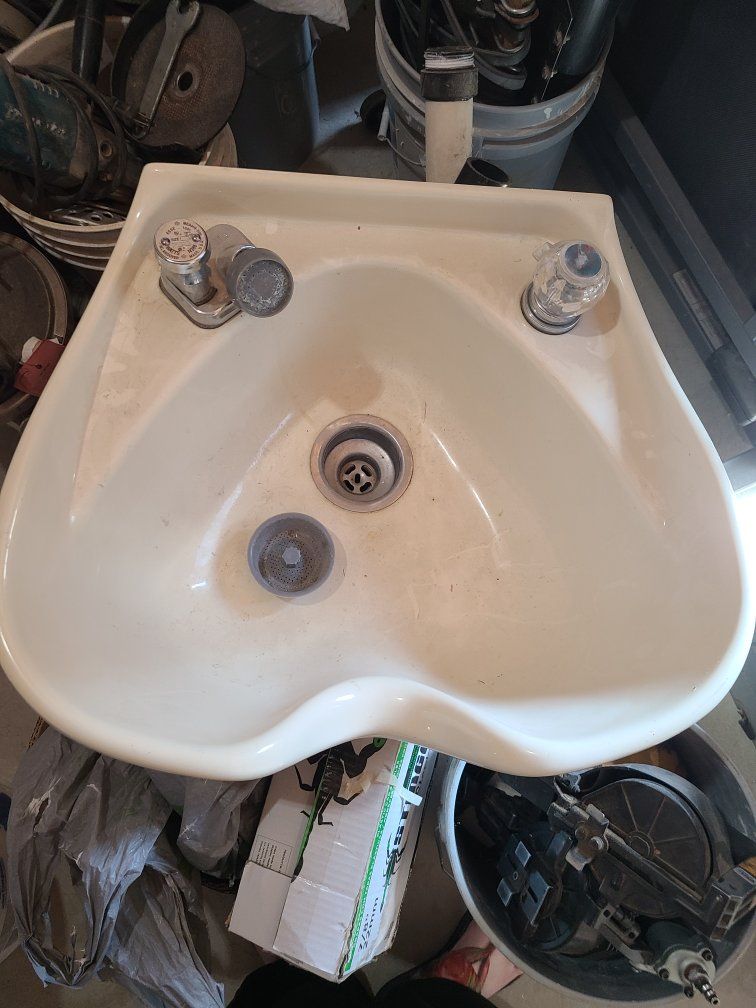 Professional Salon Shampoo Bowl Hair Washing Sink w/ Faucet & Sprayer, Off-White