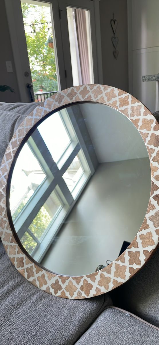 Resin Vanity Round Home Decor Wall Mirror 23” | Designer Mirror for Living Room, Bathroom & Bedroom