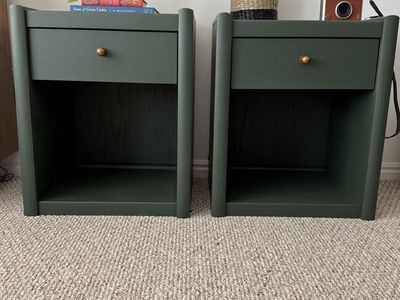Set of 2 Green Nightstands