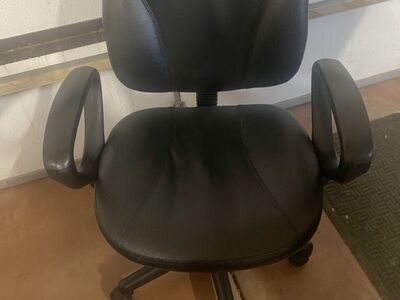 Prrfect Condition Desk Chair