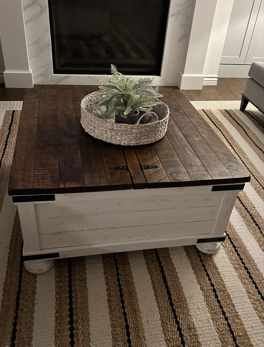 Darling Farmhouse Coffee Table With Storage!