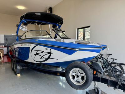 2011 Tigé RZR Wakeboard & Ski Boat with Dual Axle Trailer