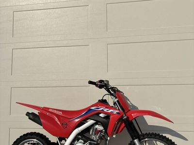 2022 Honda CRF125F Dirt Bike - Electric & Kick Start - Clean Title