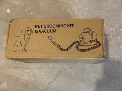 Pet Grooming Kit and vacuum