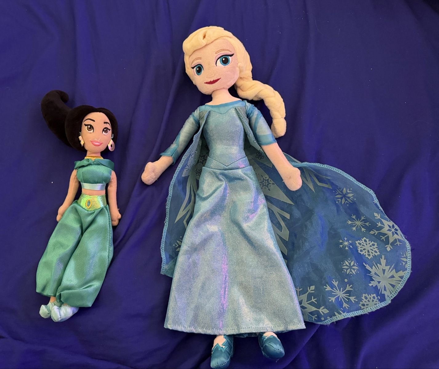 Disney Princess Plush Dolls: Elsa (Frozen) & Jasmine (Aladdin) Stuffies