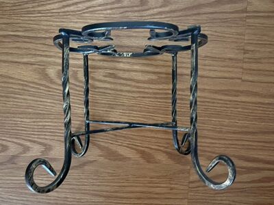 Metal/Rod Plant/Flower Pot Stand.