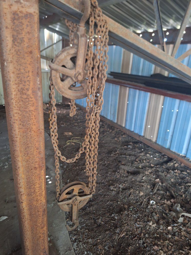 Chainfall hoist.