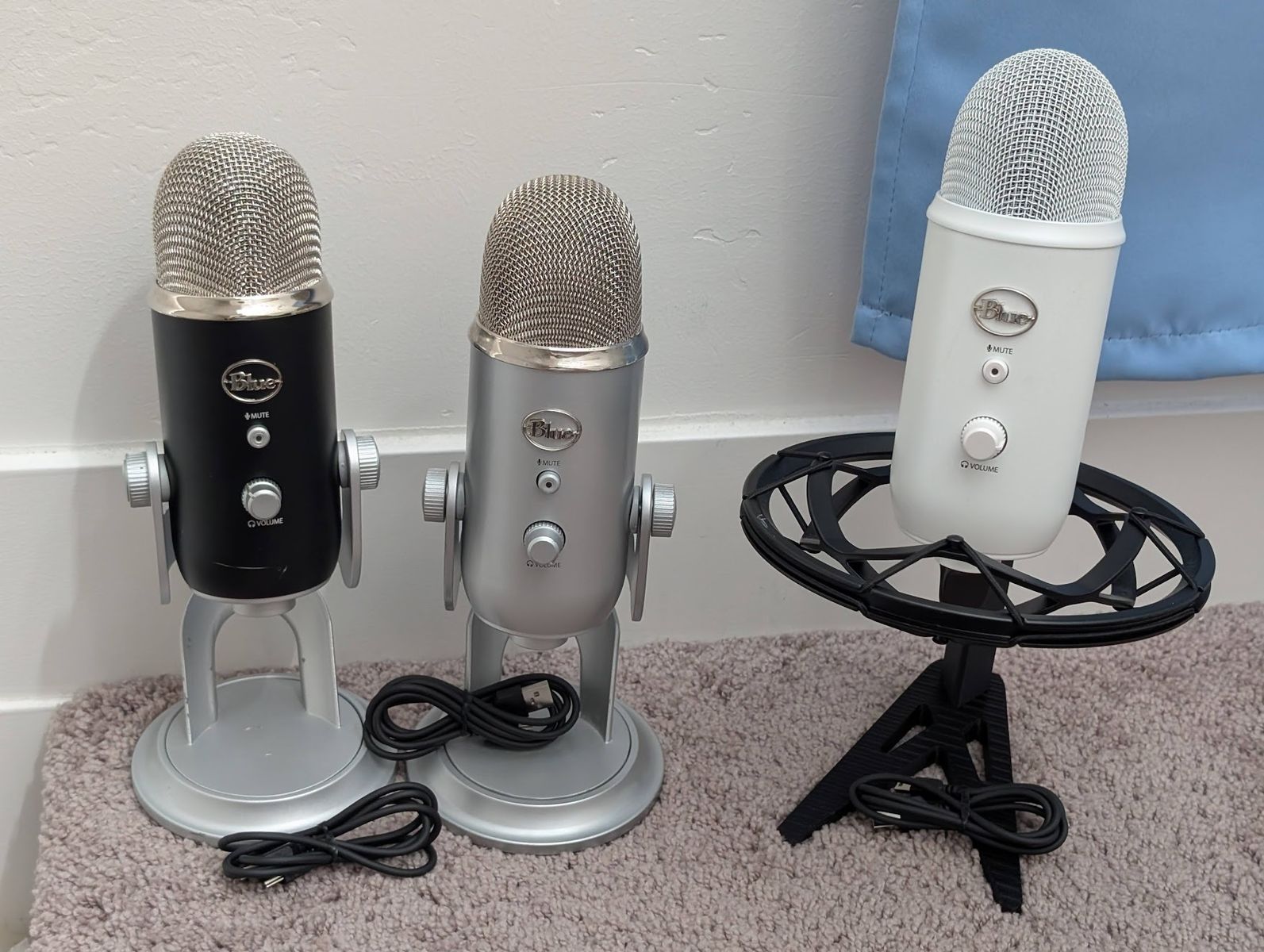 Blue Yeti USB Condenser Microphone multiple cardioid patterns