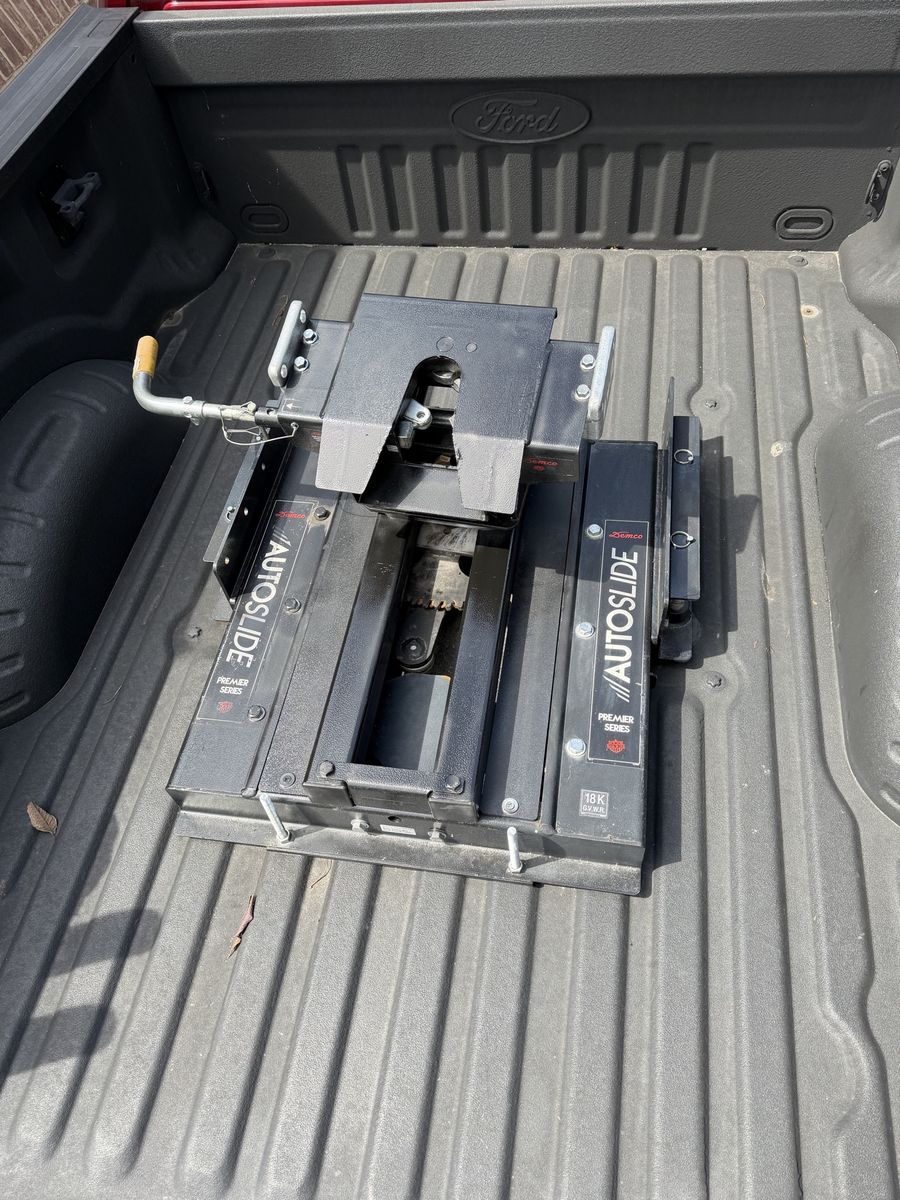 Demco AutoSlide Premier Series 18K 5th Wheel Hitch for Ford Puck System