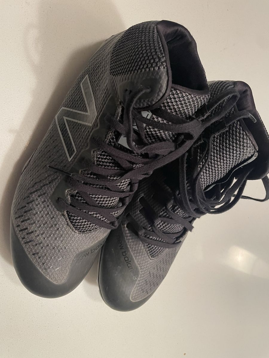 New Balance Black Mid-Top Lacrosse Cleats Sports Shoes size 40 US men’s 9,5