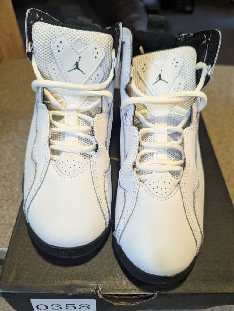 Jordan True Flight (PS) White/Black-Oxidized Green Youth Size 2Y Sneakers