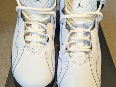 Jordan True Flight (PS) White/Black-Oxidized Green Youth Size 2Y Sneakers