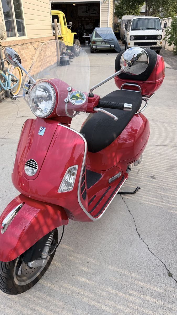 Vespa GTS  Scooter - Red, Windshield, Top Case