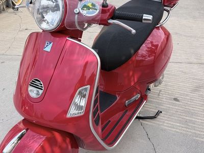 Vespa GTS Scooter - Red, Windshield, Top Case
