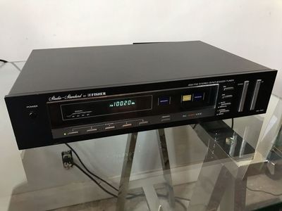 Fisher FM-660 AM/FM Stereo Synthesizer Tuner