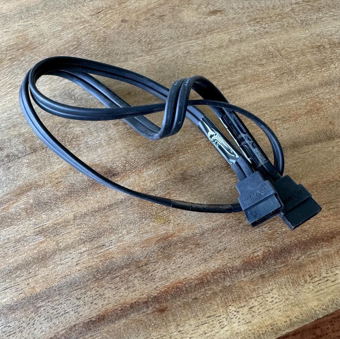 HP SATA Data 24" Cable - #611894-007 - Straight Ends - Black Flat