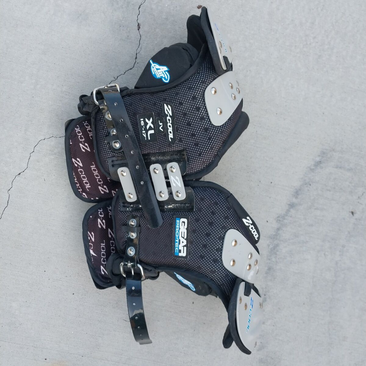 youth XL football shoulder pads