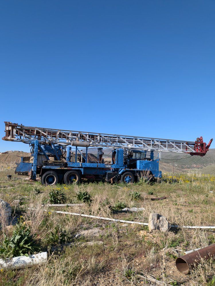 Drilling Rig 1978 Schram on Hendricks Crane Carrier