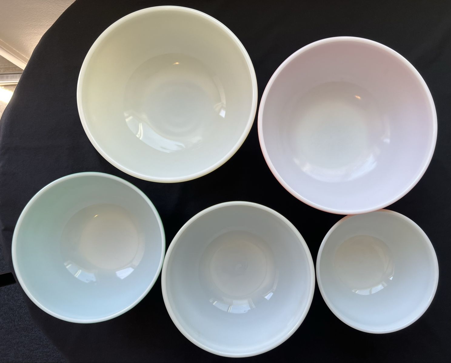 Lot of 5 Vintage PYREX Mixing Bowls – Solid Colors – 402, 403 & 404