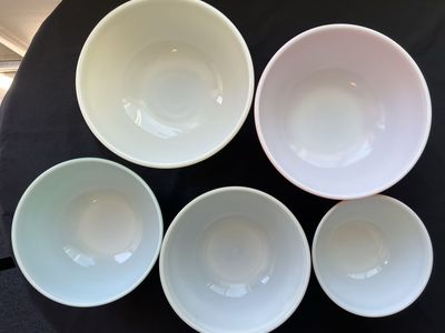 Lot of 5 Vintage PYREX Mixing Bowls – Solid Colors – 402, 403 & 404