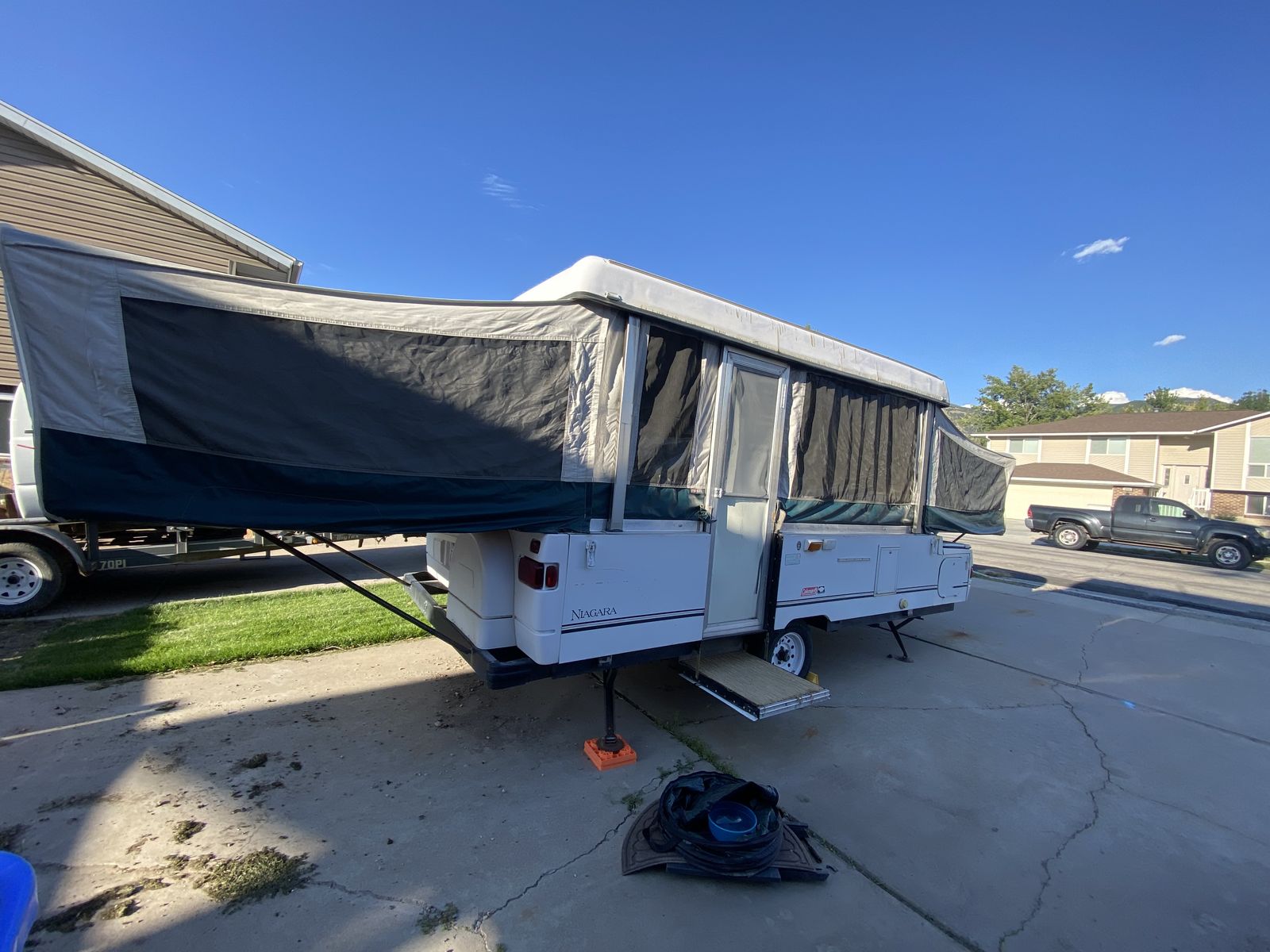 Fleetwood Niagara Pop-up Camper Trailer
