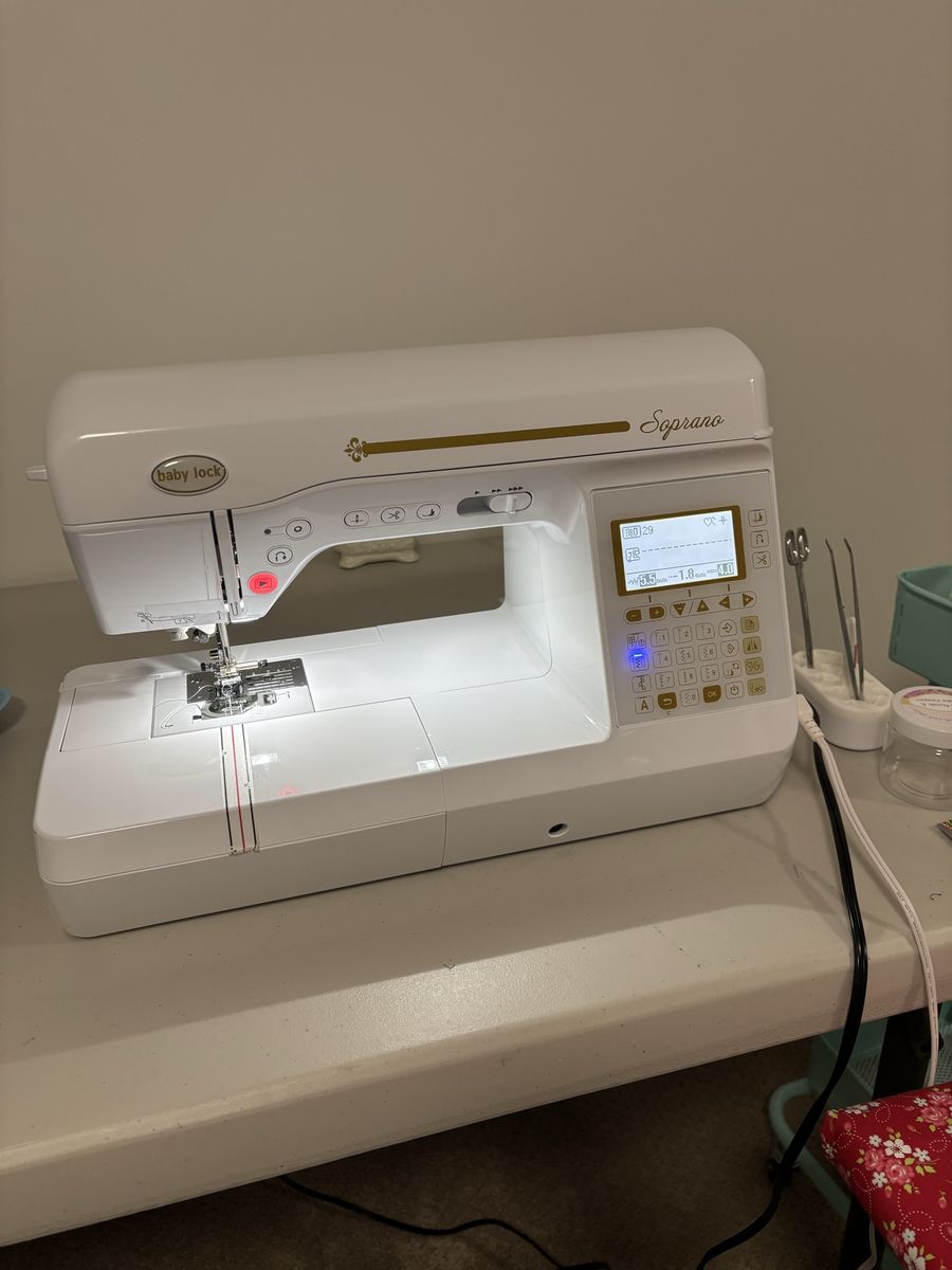 Baby Lock Soprano Sewing Machine, Computerized, White - Excellent Condition