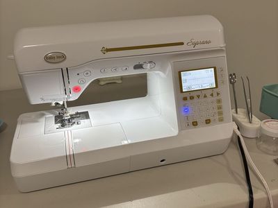 Baby Lock Soprano Sewing Machine, Computerized, White - Excellent Condition