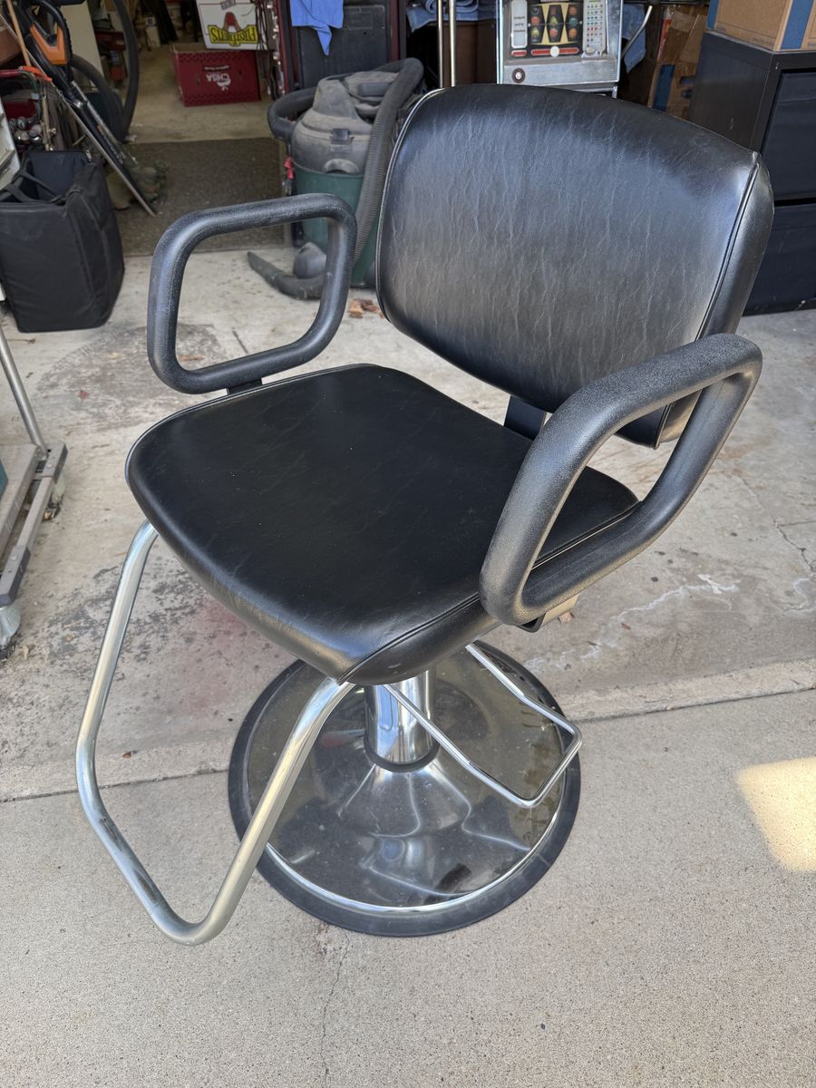 Barber / Stylist Chair