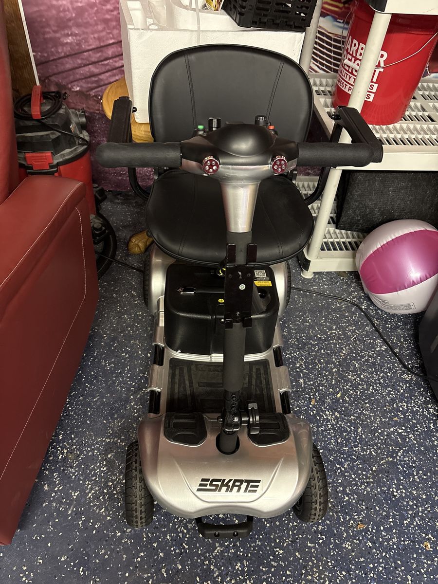 ESK8TE Electric Mobility Scooter for Adults, Silver, 3-Wheel, Portable, Foldable, Lightweight