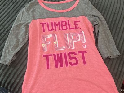 SO Tumble Flip Twist Graphic Long Sleeve Shirt Gray Pink Size 14