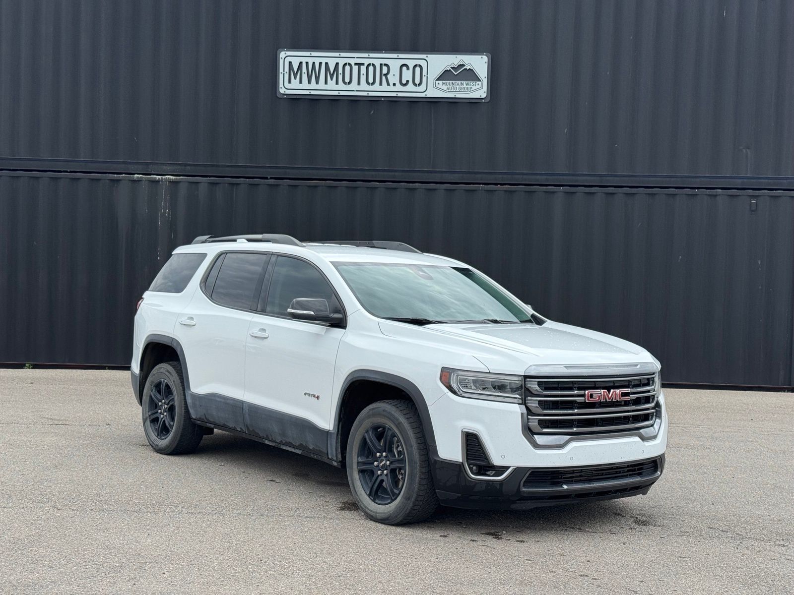2023 GMC Acadia AT4