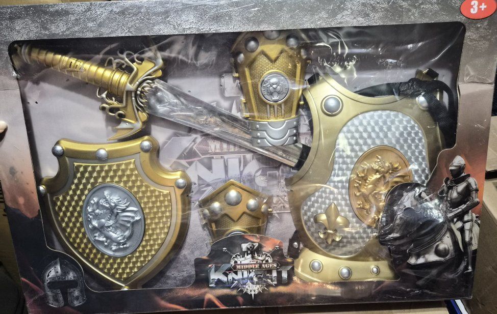 New Middle Ages Knight Costume Toy Armor and Sword Pretend Play Playset Ages 3+