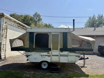 2004 Starcraft 1707 Pop-Up Camper