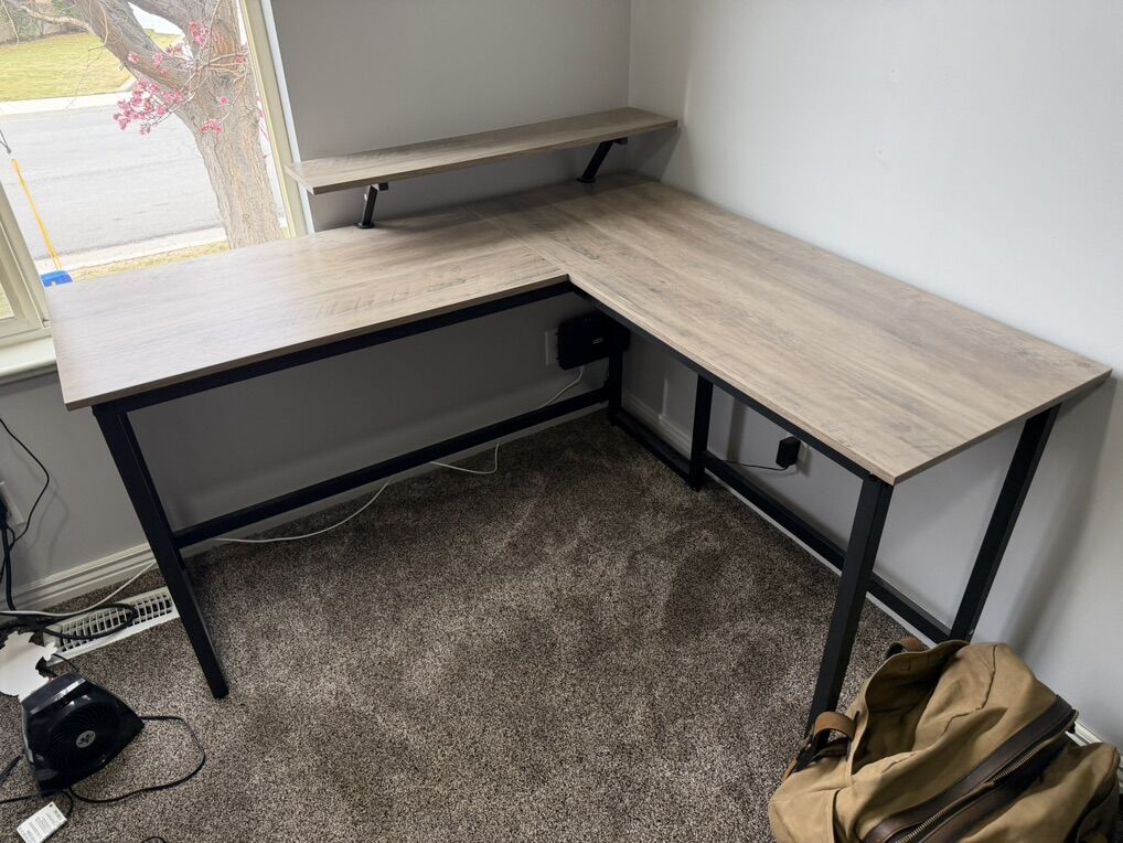 Corner Desk w/ laptop stand