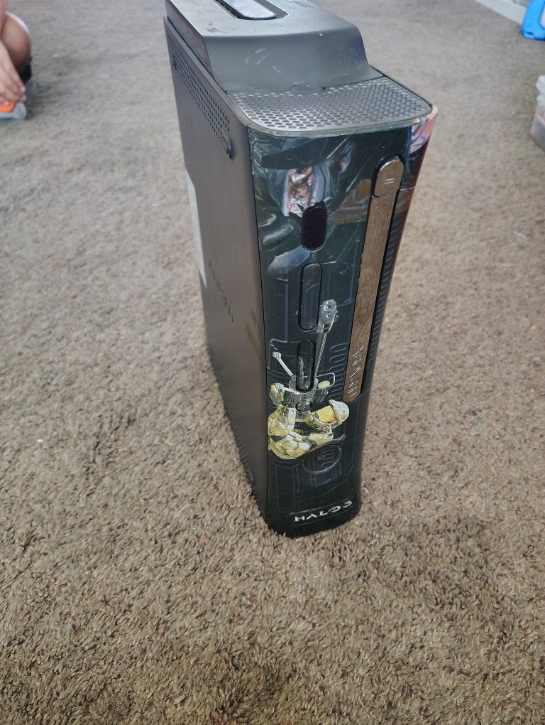Microsoft Xbox 360 Slim Console with Halo 3 Skin