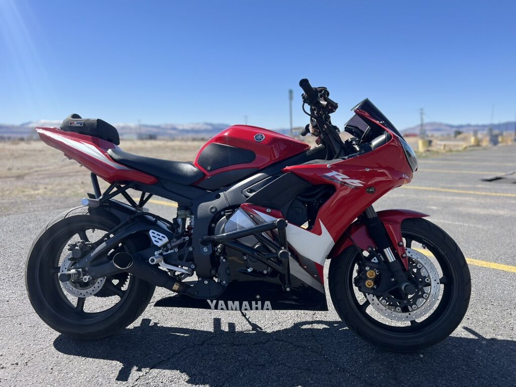 2005 Yamaha R6s Street/Stunt Bike