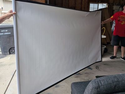 Portable Outdoor Indoor Projection Screen with Black Borders