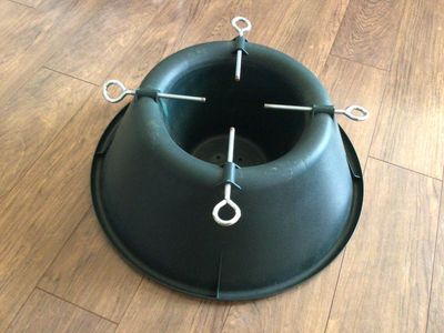 Christmas tree holder