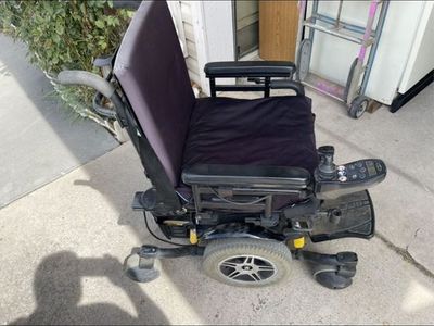Pride Quantum 614 Power Chair Wheelchair Scooter