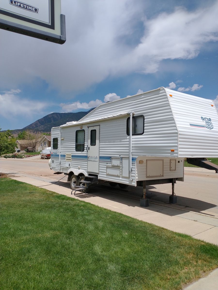 1996 Prowler 5th wheel trailer