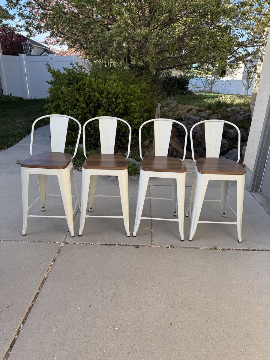 Farmhouse Counter Height Swivel Bar Stools