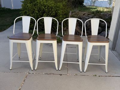 Farmhouse Counter Height Swivel Bar Stools