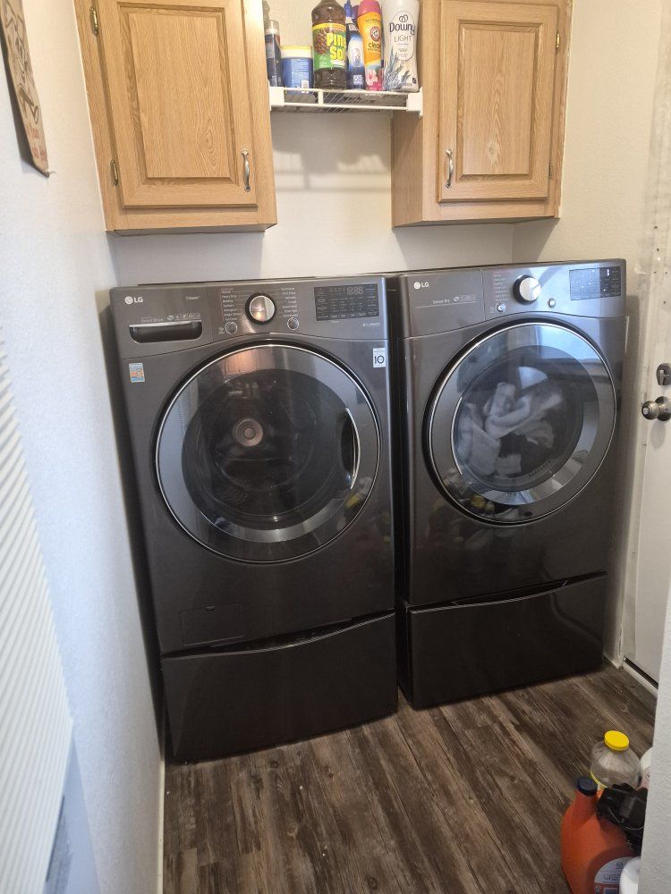 LG Washer and Dryer set