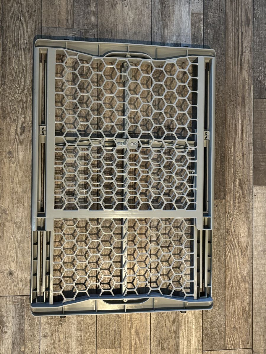 Expandable Dog Gate