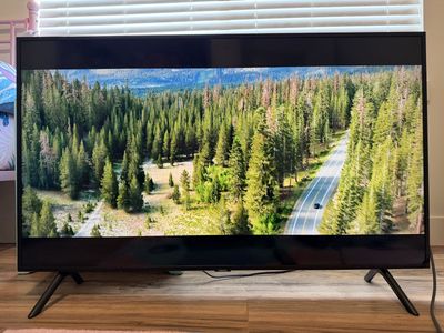 Samsung UN50NU710DF 50-inch 4K UHD Smart TV - Excellent Condition