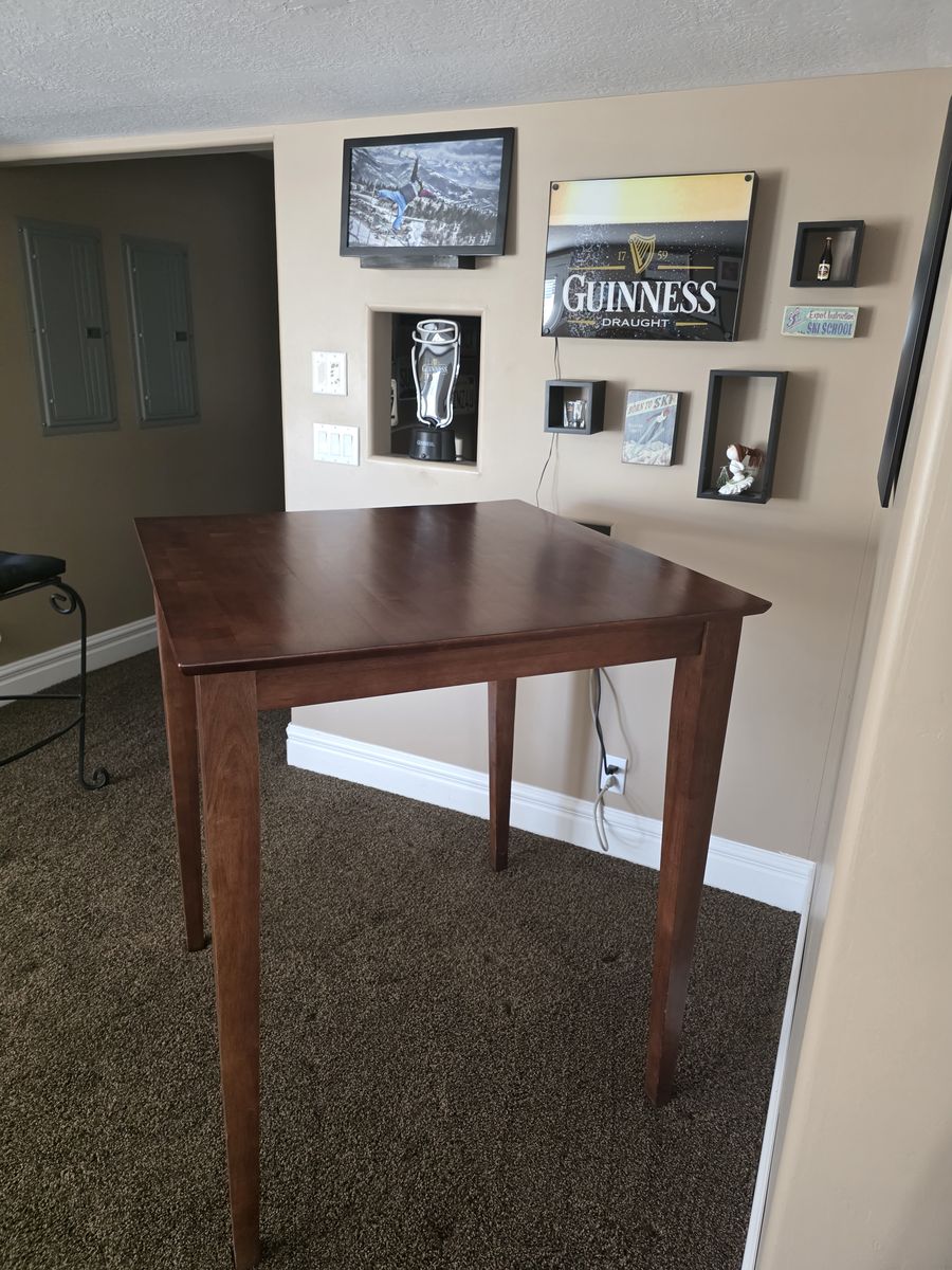 Bar table