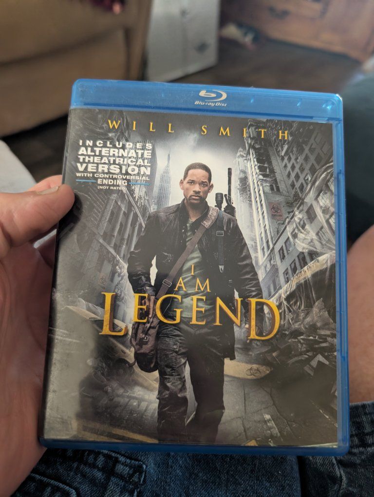 I Am Legend Blu-ray Movie Starring Will Smith Includes Alternate Ending